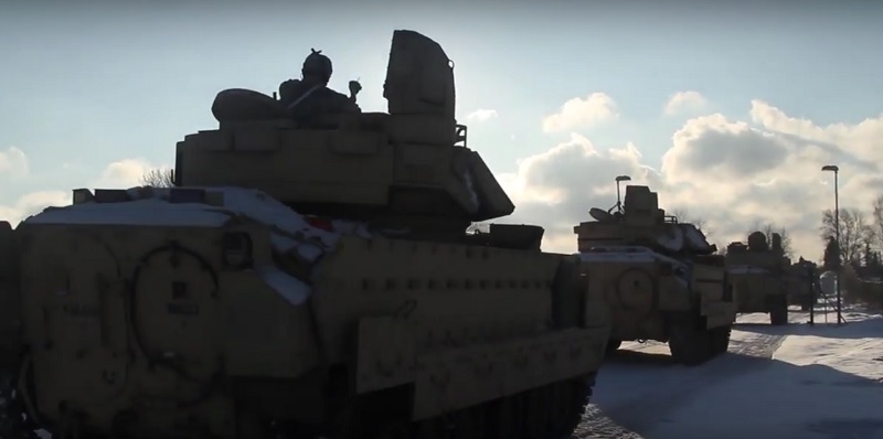 ПОГЛЕДАЈТЕ: Амерички тенкови и оклопна возила стигли у Естонију (ВИДЕО)